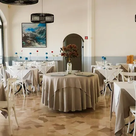 Premuda 호텔 스포토르노